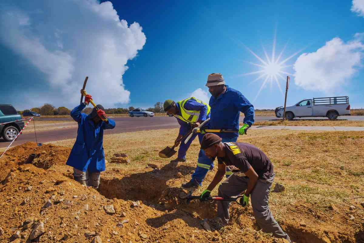 Construction Laborer Jobs in Canada with Visa Sponsorship